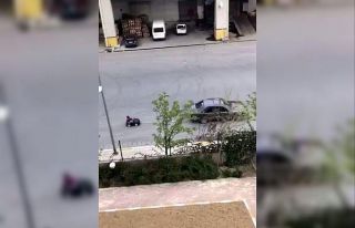 Esenyurt’ta otomobiline bağladığı aküllü arabayla...