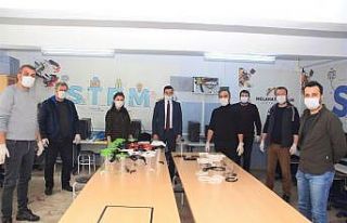 Eskişehir’deki okullardan sağlıkçılara siperlik...