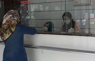 Euro ve dolar yükselince, vatandaş döviz bürolarına...