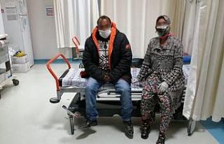 Ev karantinasından kaçan aile jandarmaya yakalandı