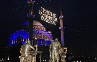 ‘Evde kal’ çağrıları mahyalara da yansıdı