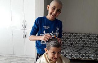 "Evde kal" çağrısına uyan iki kardeş...
