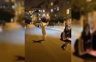 Evde sıkılan ablası için koruyucu tulumla açık...