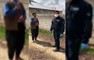 Evden çıkamayan yaşlı adamdan ‘Biz Bize Yeteriz...