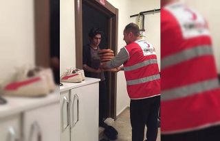 Evden çıkamayanlara Kızılay’dan Ramazan pidesi