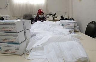 Eyyübiye Belediyesi maske üretimini seri bir şekilde...