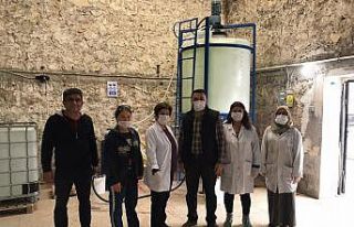 Fabrika gibi okul dezenfektan üretimini sürdürüyor