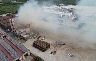 Fabrikadaki yangın 5 saat sonra kontrol altına alındı