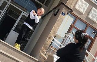 Fedakar öğretmenden öğrencilerine 23 Nisan sürprizi