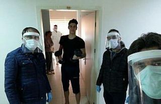 Fenerbahçeli Berke Özer, karantina altında çalışmalarını...