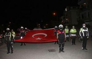Fethiye’de polisler sokakta, vatandaşlarda İstiklal...