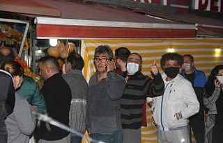 Fethiye’de vatandaşlar fırın ve marketler önünde...