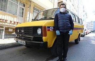 ‘Fizik Minibüsü’ ile topladığı kitapları...