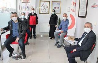 Gazetecilerden kan bağışına destek