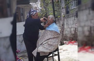 Gelinden kayınbabaya saç tıraşı