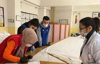 Gençlere maske yapımı dersi verildi