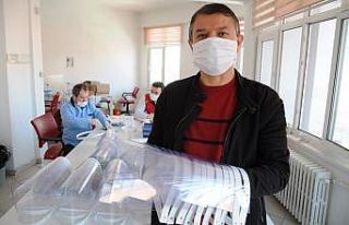 Gençlik Merkezi’nden sağlık çalışanlarına...