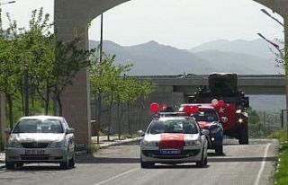 Gercüş’te konvoylu 23 Nisan kutlaması