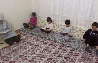 Gercüş’te öğrenciler aileleri ile birlikte kitap...