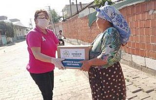 Germencik Belediyesi ihtiyaç sahibi ailelere yardım...