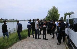 Girdiği nehirde akıntıya kapılıp kayboldu