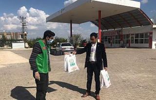 Giriş ve çıkışa kapatılan mahallelere gıda...