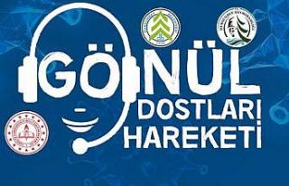 Gönüllü Öğretmenler Yaşlılara Rehberlik ediyor