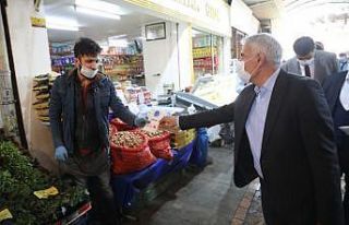 Güder’den esnafa maske