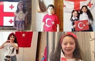 Gürcistan’da miniklerden 23 Nisan mesajı
