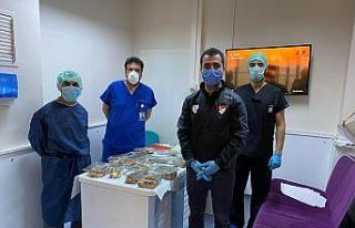 Hakemlerden sağlıkçılara ev yemeği desteği