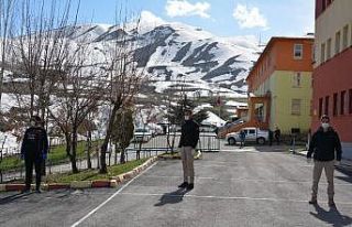 Hakkari polisinden sosyal mesafe hassasiyeti