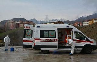 Hakkari’de ambulanslar dezenfekte edildi