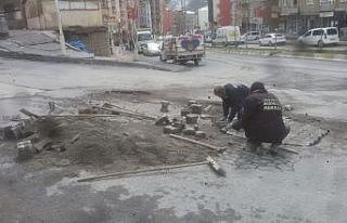 Hakkari’de bozuk yollar onarılıyor