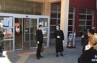 Hakkari’de korona virüsü yenen bir hasta taburcu...