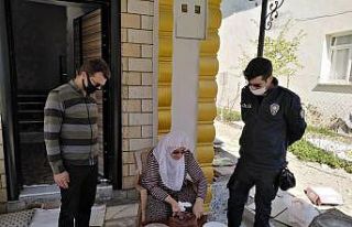 Haladan yeğene polisle doğum günü pastası