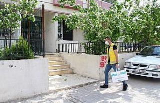 Haliliye’de üretilen maskeler hane hane dağıtılıyor