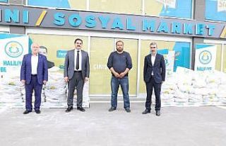 Haliliye’den esnafa gıda desteği