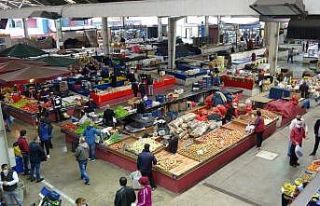 Halk pazarı açıldı esnaf ve vatandaşın yüzü...