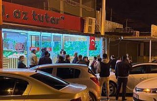 Hatay’da vatandaşlar fırın ve marketlere akın...