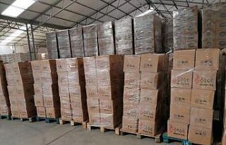 Hayırsever iş adamından bin 500 koli yardım