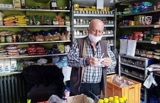 Hayırsever vatandaş veresiye defterini yırttı