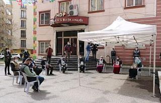 HDP önündeki ailelerin evlat nöbeti 216’ncı...