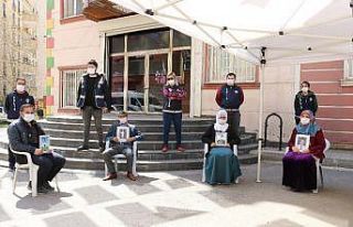 HDP önündeki ailelerin evlat nöbeti 219’uncu...