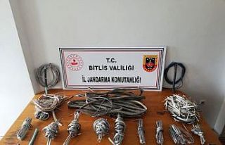 Hırsızlık şüphelisi 3 kişiye 3 bin 150’şer...
