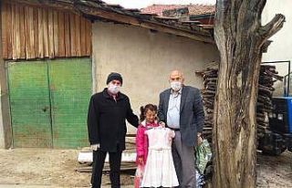 Hisarcık’ta 3 yetim öğrenciye 23 Nisan ziyareti
