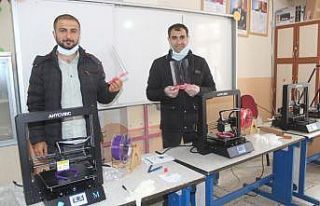Iğdır’da yüz koruyucu maska üretimi