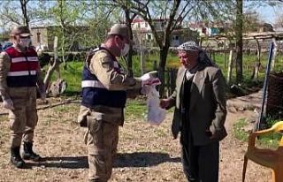 İlacı biten vatandaşın yardımına jandarma ekipleri...