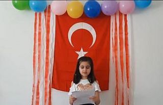 İlkokuldaki ilk 23 Nisan’ı evdeki törenle kutladılar