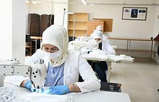 İnegöl Belediyesi bir günde 18 bin maske dağıttı