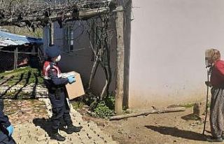 İnegöl Jandarmadan ihtiyaç sahiplerine yardım
